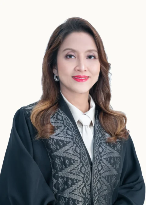 Portrait of Dr Farhana Fadzli